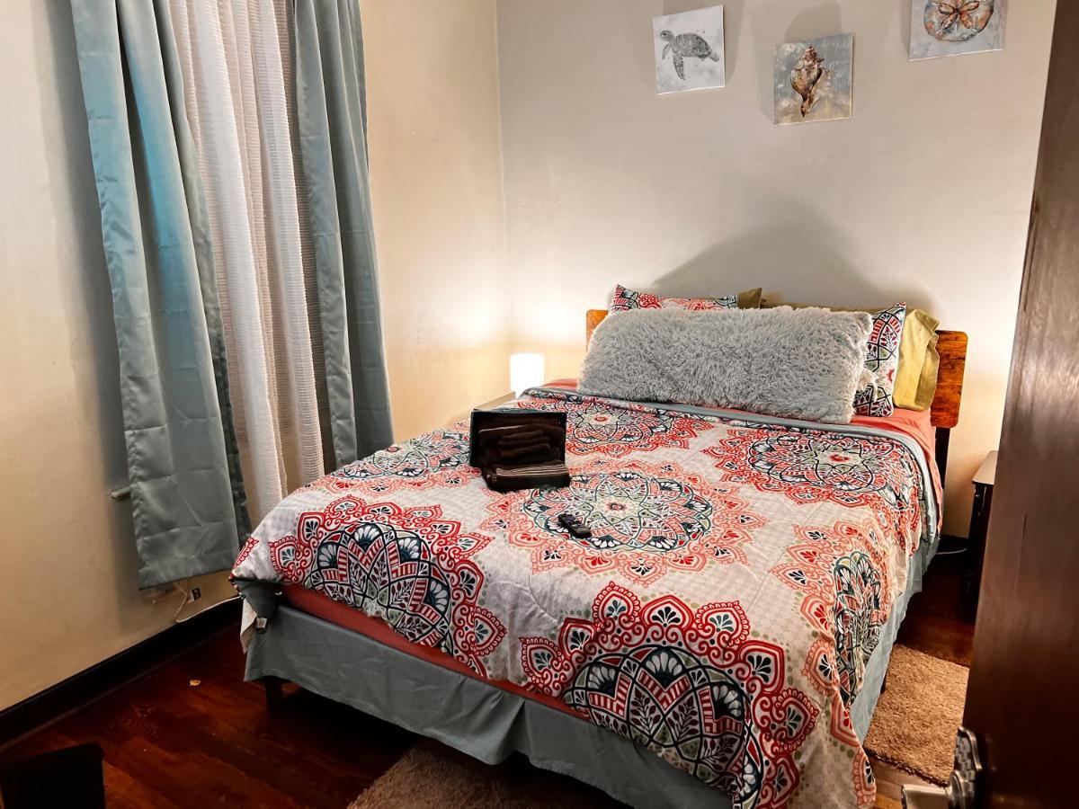 Отель Clean, Spacious, Inexpensive Queen Br Чикаго Экстерьер фото