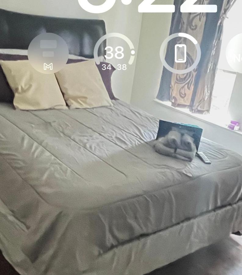 Отель Clean, Spacious, Inexpensive Queen Br Чикаго Экстерьер фото